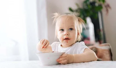 Evo kada je pravo vrijeme za uvođenje meda u ishranu beba