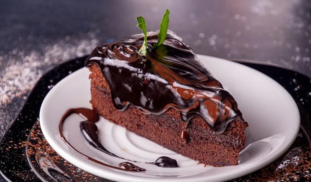 Saher torta sa džemom od kajsija