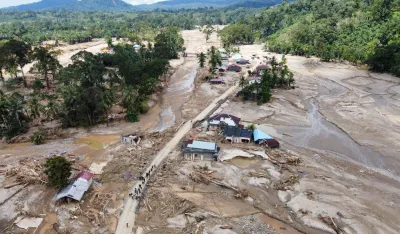 (FOTO) Katastrofalne poplave u Indoneziji: 753 mrtvih, milion evakuisanih