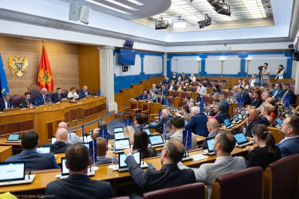 Nagrađivanje poslanika građane ko&scaron;talo 130.000 eura