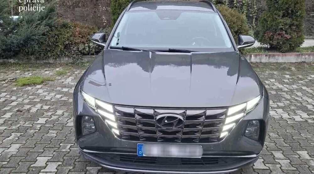 Bijelo Polje: Oduzet automobil zbog sumnje da je prepravljan broj &scaron;asije i da je saobraćajna dozvola falsifikovana
