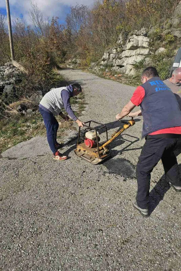 Kroz selo Orasi: Mje&scaron;tani sami krpe put, putara nigdje