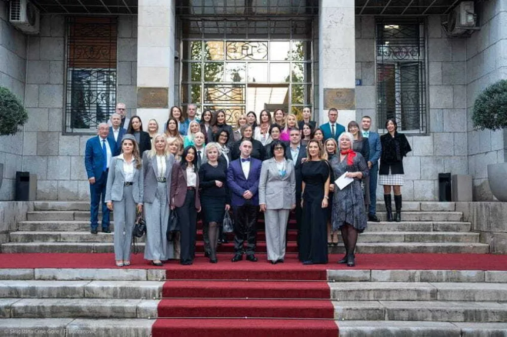 Poslanice u Skup&scaron;tini: Očekujemo da Vrane&scaron; uputi javno izvinjenje Tadić Mijović