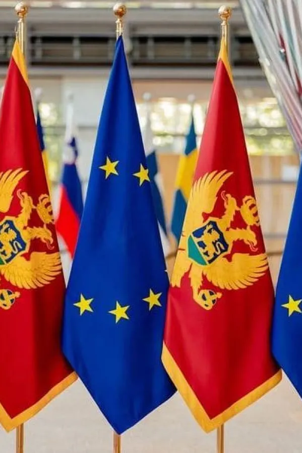 Sagovornici "Dana": Mije&scaron;anje Zapada pokazuje slabost političkih elita u Crnoj Gori