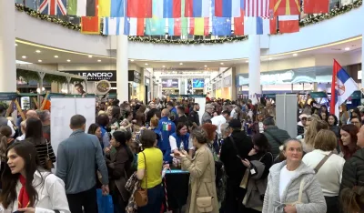 (FOTO) U Podgorici otvoren 17. Međunarodni humanitarni diplomatski bazar