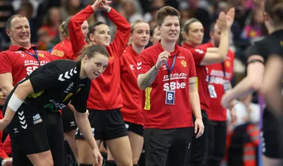 Suzana Lazović i igračice ponosne