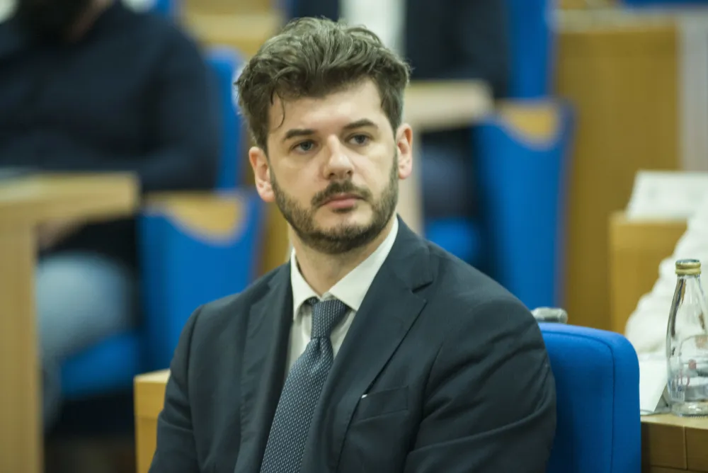 Vasilije Čarapić, sjednica skupstine glavnog grada