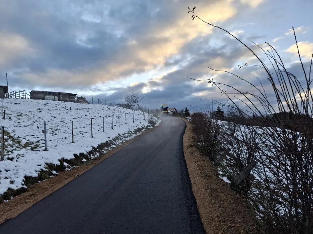 Za godinu asfaltirali 11 kilometara puteva