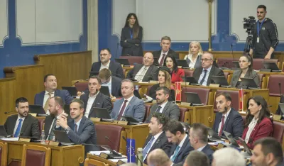 Nekada najjača&nbsp;partija&nbsp;u kratkom ostala bez&nbsp;dva poslanika: Talase napu&scaron;tanja DPS-a pokrenuo Du&scaron;ko Marković