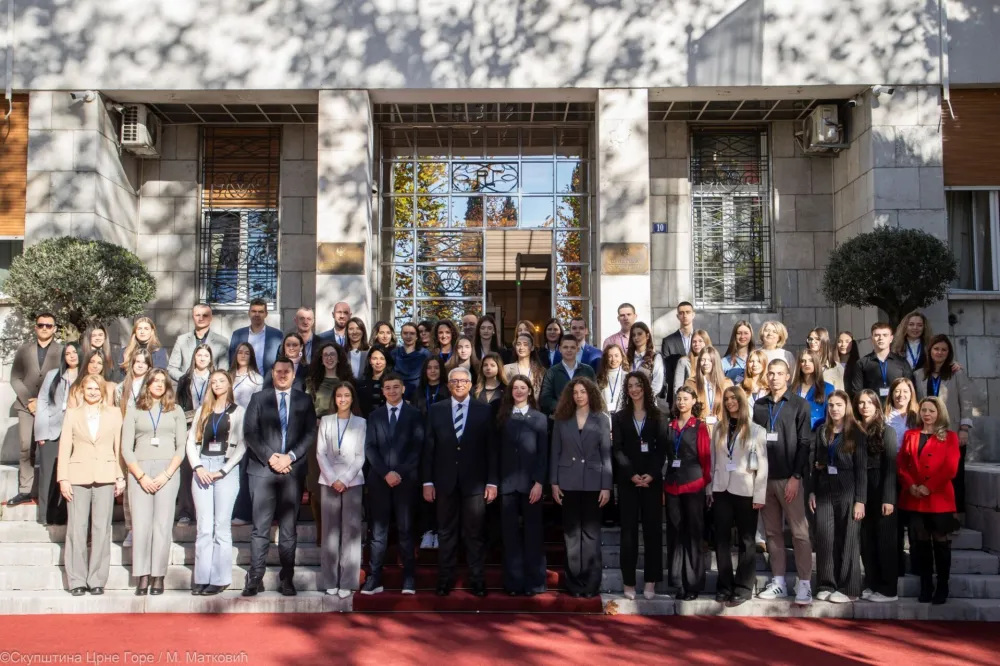 Peto zasijedanje Parlamenta mladih