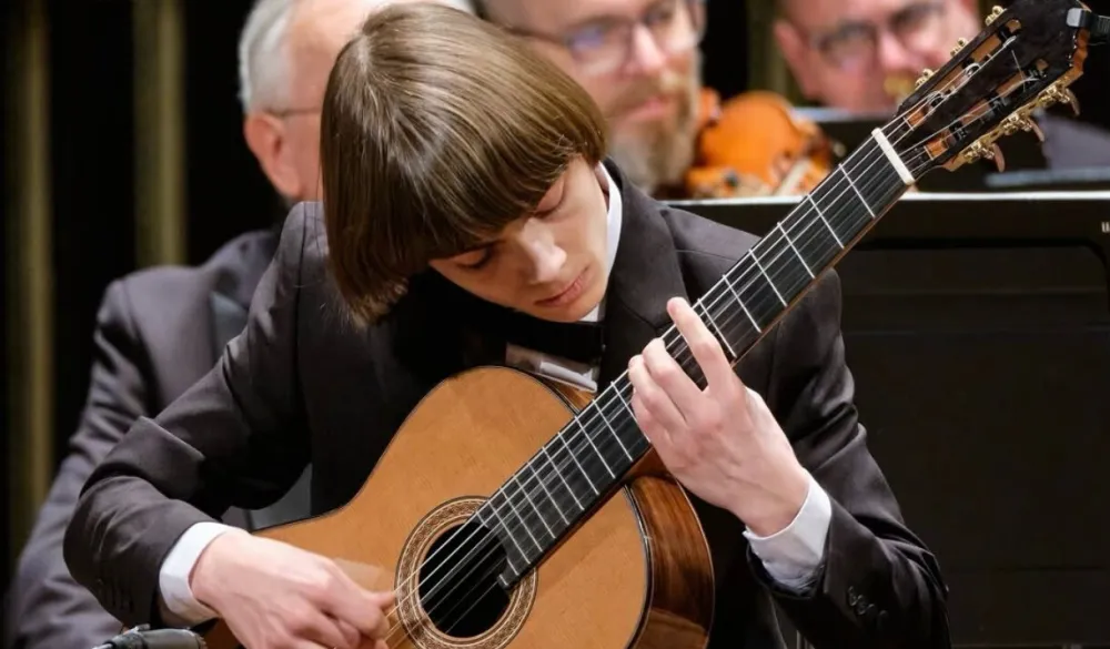 Петар Николић, први солистички концерт