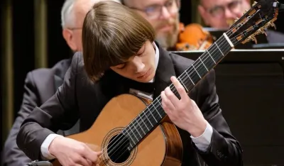 Петар Николић, први солистички концерт