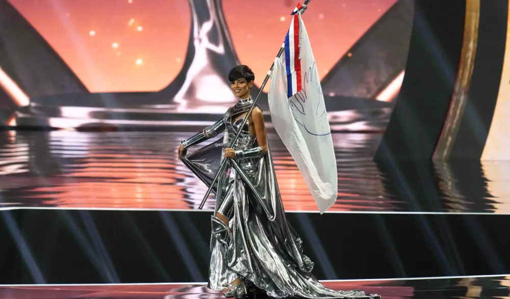  &Egrave;ve Gilles, Miss Universe Beauty 