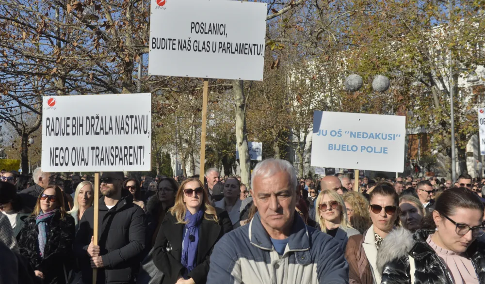 GKU stupio na snagu: Prosvjetarima u januaru vraćaju dodatke