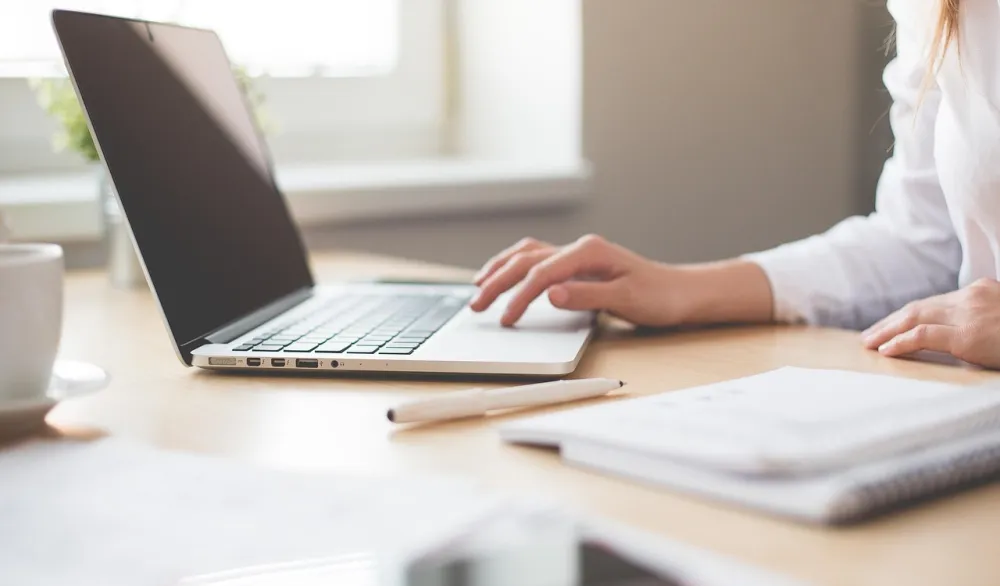 "Ozbiljno kr&scaron;enje radnih obaveza": Otpu&scaron;tena jer je dolazila ranije na posao