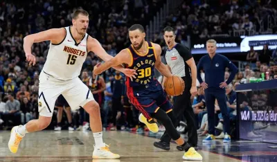 Duel Karija i Jokića