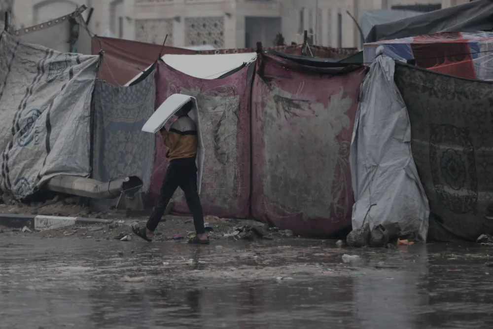 Betselem: Djeca bosa na hladnoći, dok 6.500 kamiona čeka da uđe u Gazu