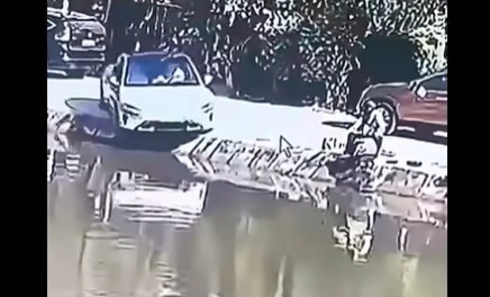 Antireklama za autonomno parkiranje: Automobil se "bućnuo" u jezero