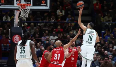 Са меча из Милана