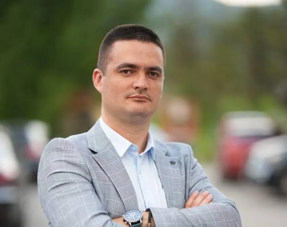 Podr&scaron;ka predlogu izvr&scaron;nog direktora preduzeća "Lokalni putevi" Pljevlja: Zimnica od 270 eura za zaposlene