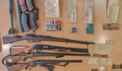 Bijelo Polje: Pretresom pronađeni pet komada oružja, municija i mina