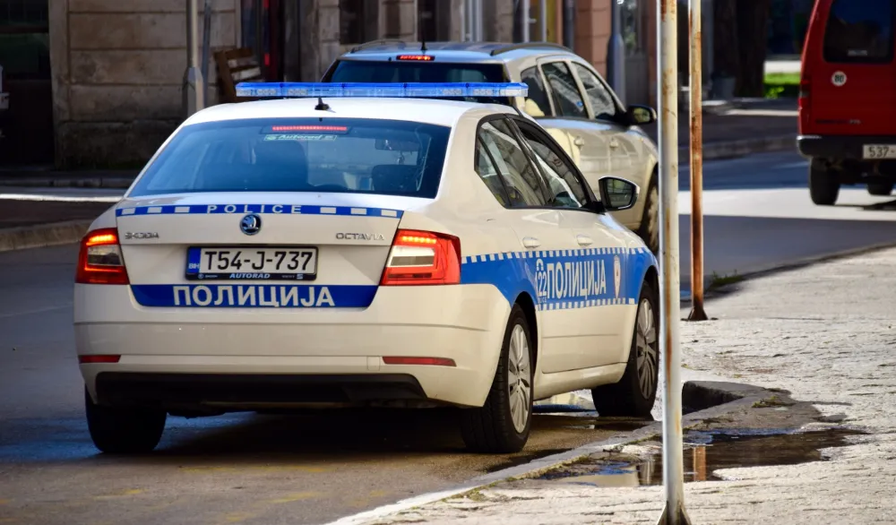 Na putu Trebinje - Herceg Novi stradala maloljetna osoba