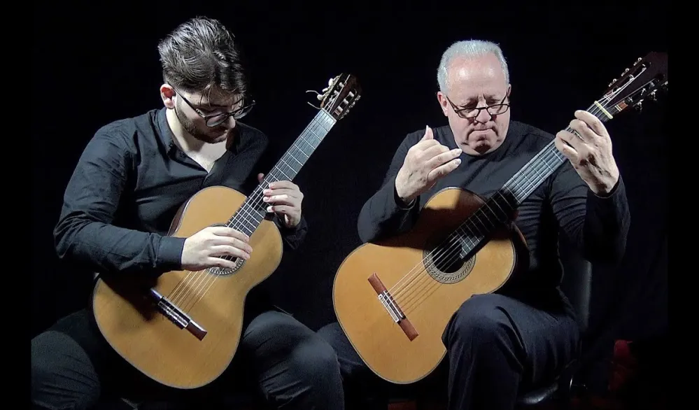 Гитарски дуо Маси и Матарацо