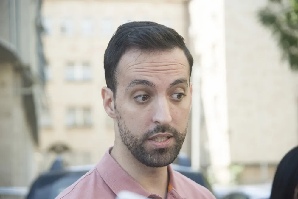 Zirojević: Dobro je &scaron;to je kajmak, muka bi bila da su pileća krilca