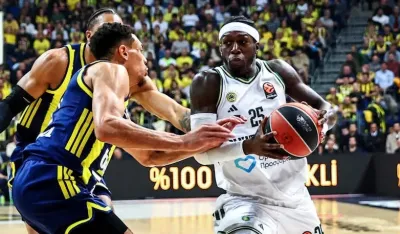 Са меча из Истанбула