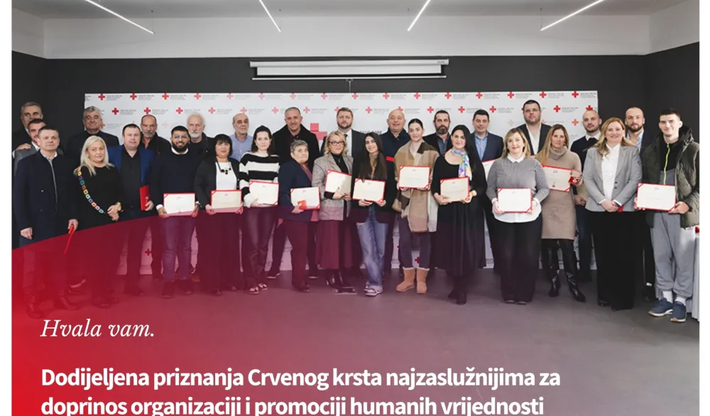 Povelja Crvenog krsta novinaru "Dana"