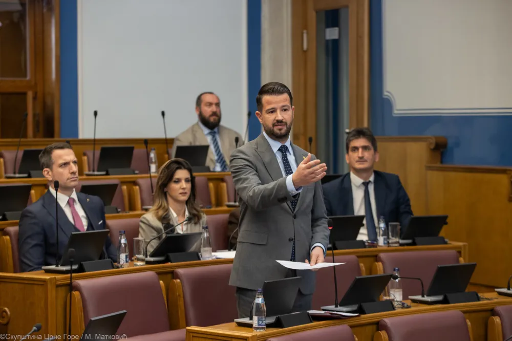 jakov milatovic sa saradnicima u skupstini