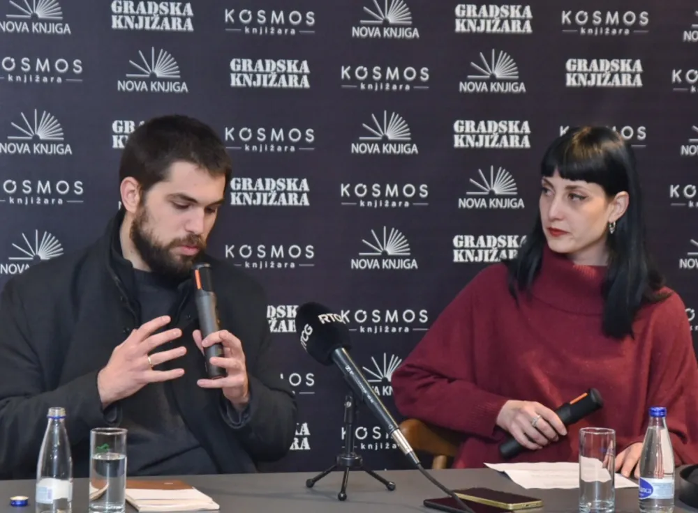 (FOTO) Uvezuje različite umjetničke izraze