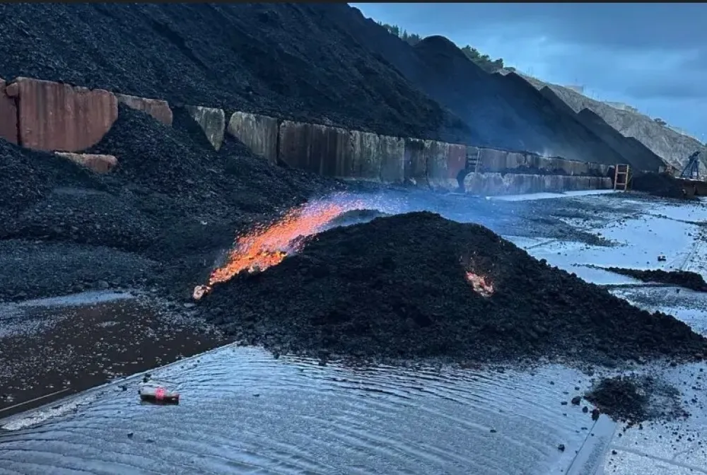 Vje&scaron;tak: Samozapaljenje uglja u Luci Bar predstavlja problem sa aspekta sigurnosti i ekologije