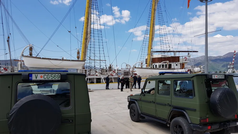 Hrvatska Vlada osnovala komisiju za povrat broda Jadran od Crne Gore