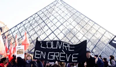 Radnici u Luvru produžili &scaron;trajk