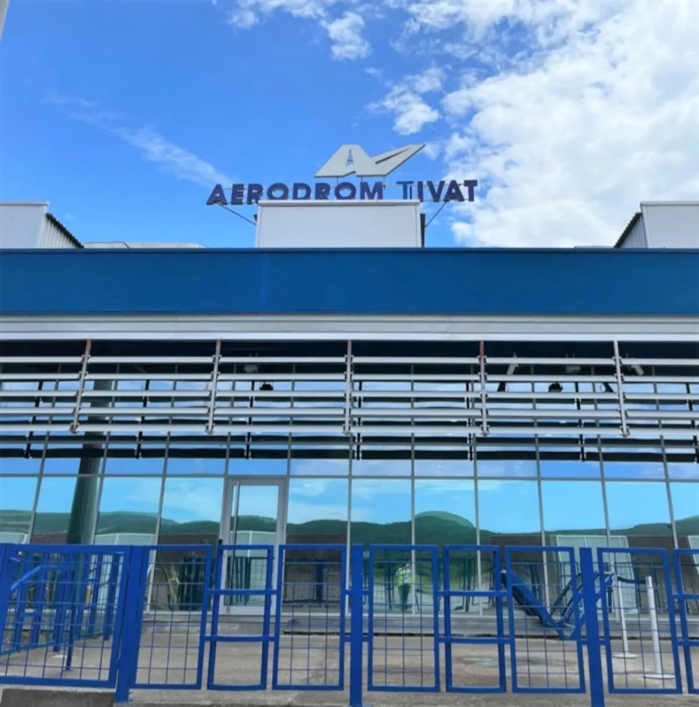 Na Aerodromu Tivat uhap&scaron;eno međunarodno traženo lice koje potražuje Če&scaron;ka