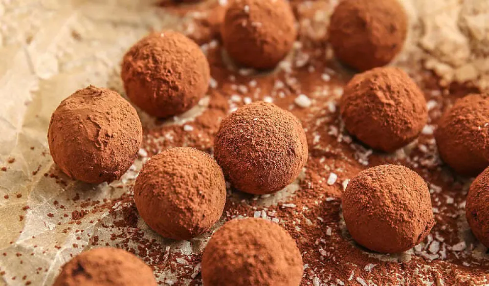 Pripremite jednostavne kuglice s keksom od samo nekoliko sastojaka