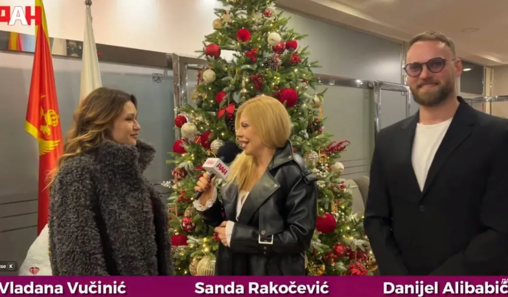 Vladana VUčinić i Danijel ALibabić sa Sandom Rakočević