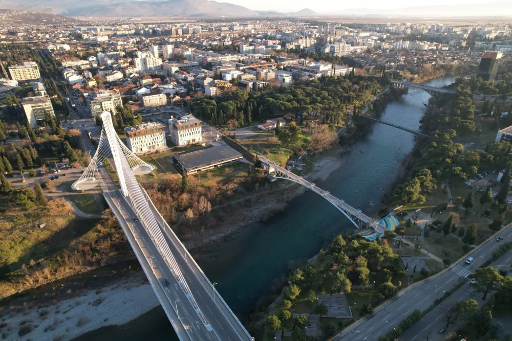 (VIDEO) Podgorica danas slavi 19. decembar, Dan oslobođenja: Sreća zahtijeva slobodu