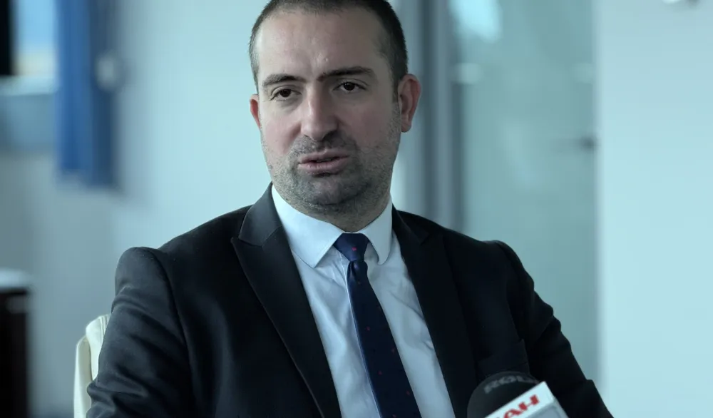 Ni&scaron;avić daje ostavku ako ne krene gradnja kolektora