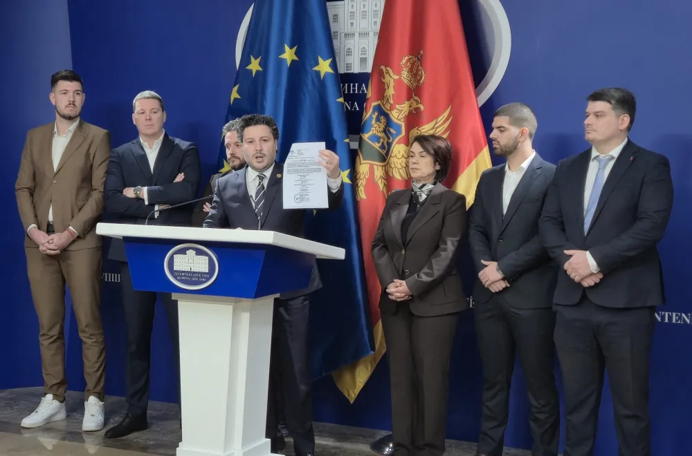 URA: PES povukao odluku da se smanje naknade za partije