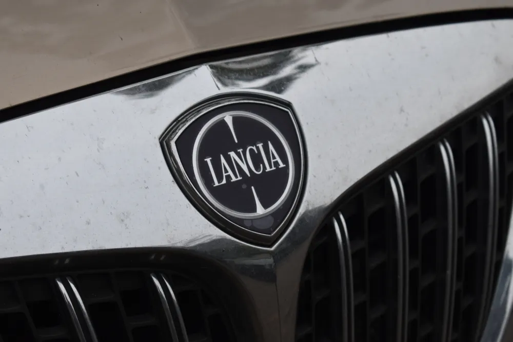 Lančija umjesto automobila pravi satove: Cijena? Prava sitnica