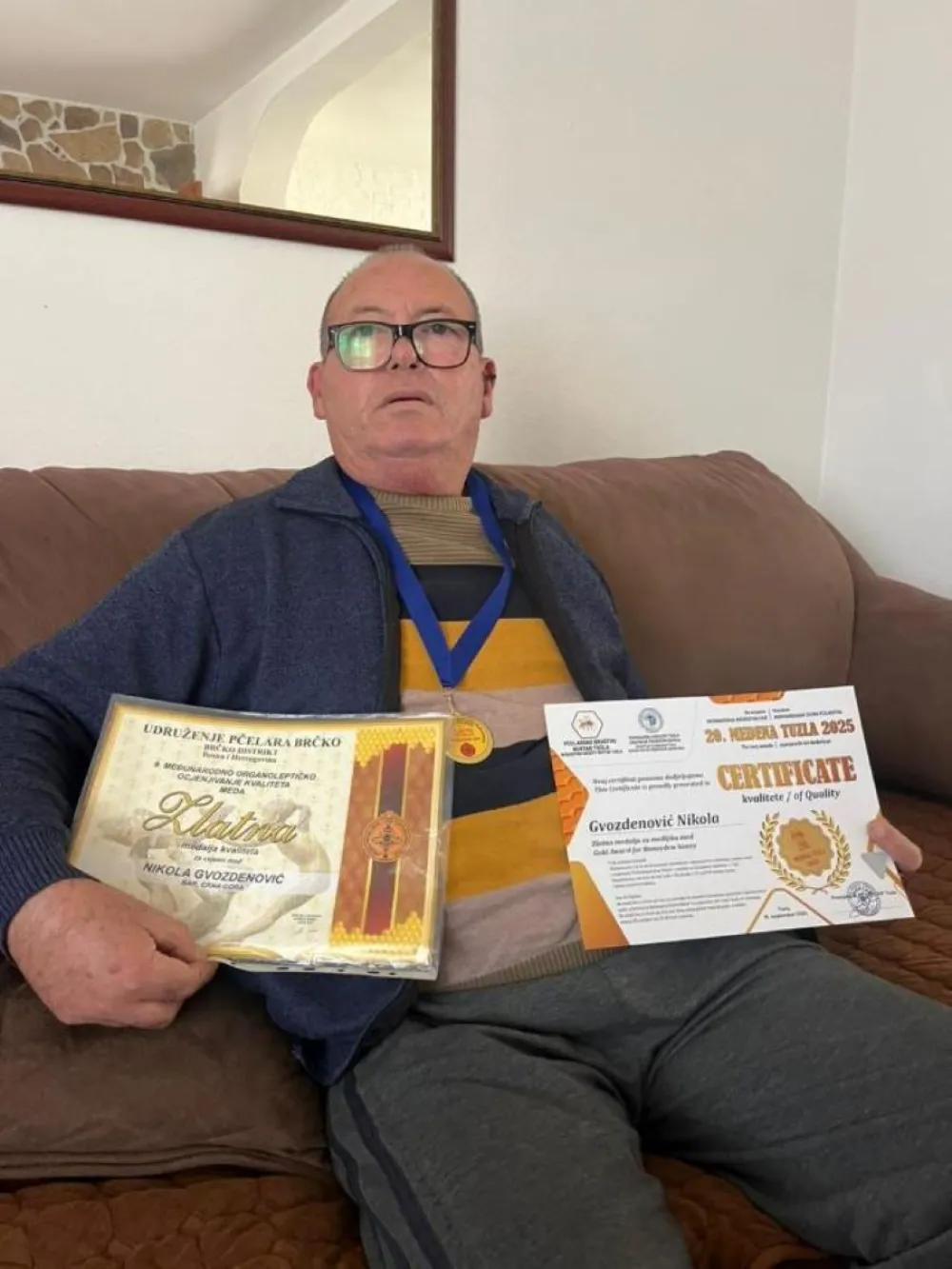 Dvije zlatne medalje za kvalitet meda iz okoline Bara