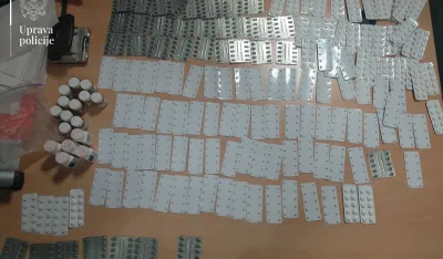 Na Aerodromu Tivat uhap&scaron;en državljanin Grčke, nađeno skoro 2.000 tableta sa liste opijata