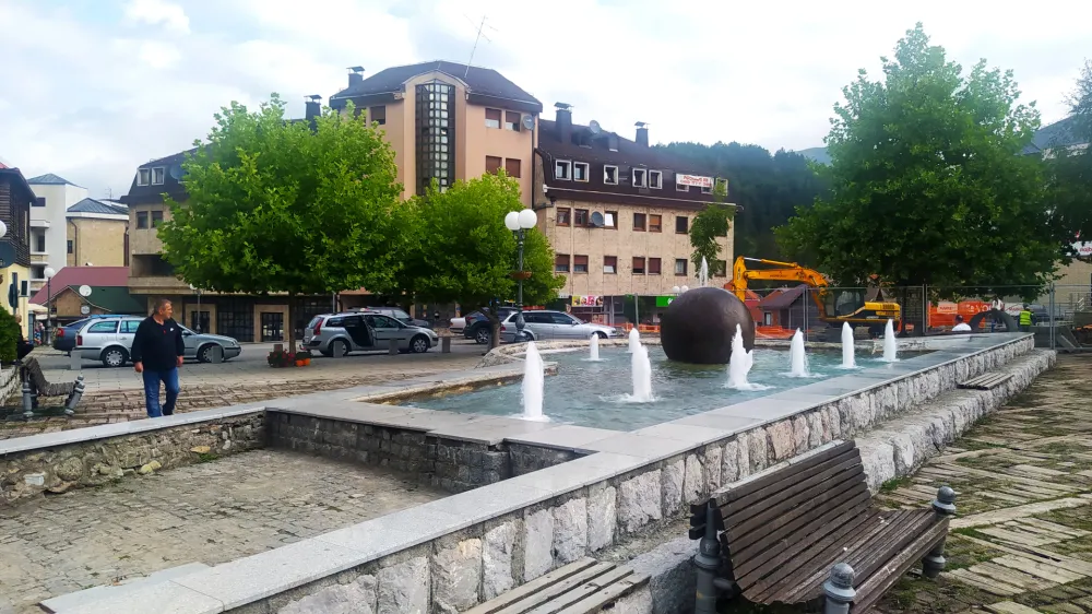 Gori deponija u Kola&scaron;inu, vazduh zagađen