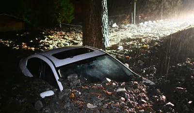 (FOTO) Zimska oluja zahvatila&nbsp;Kaliforniju, progla&scaron;eno vanredno stanje