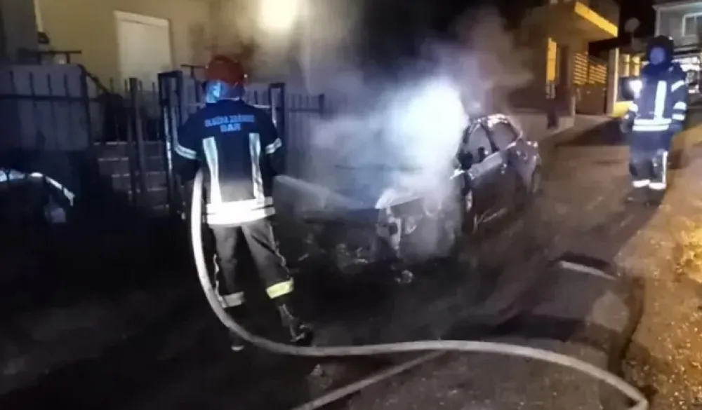 Baranin osumnjičen za izazivanje požara na vozilu službenika Uprave carina