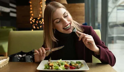 Stručnjaci za sigurnost hrane otkrili &scaron;ta nikada ne naručuju u restoranima