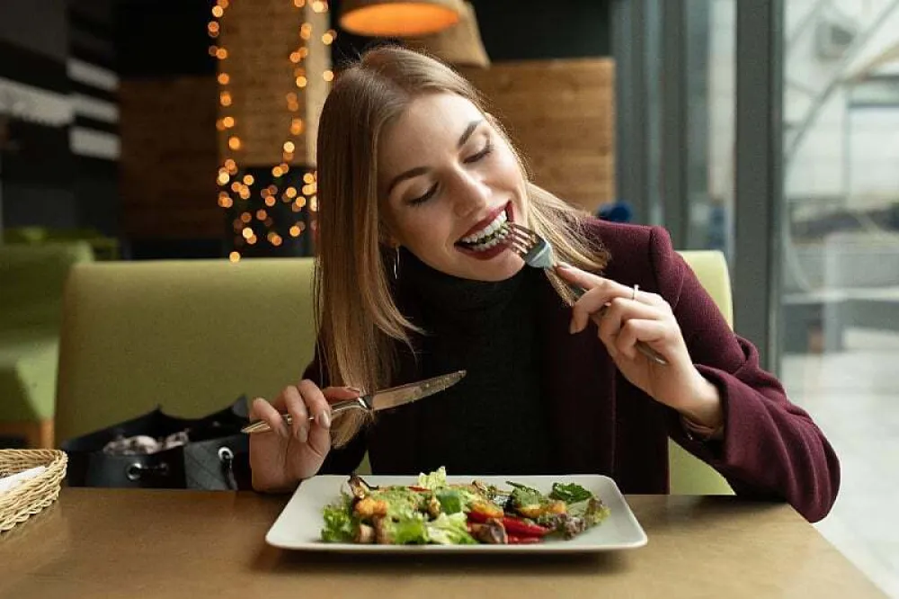 Stručnjaci za sigurnost hrane otkrili &scaron;ta nikada ne naručuju u restoranima