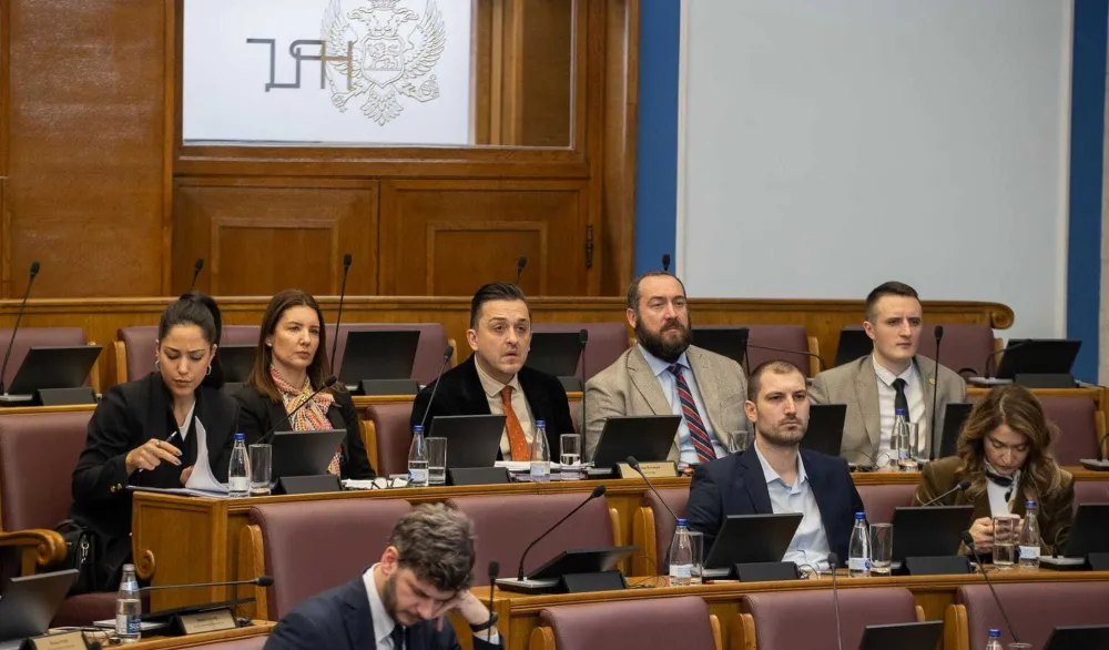 Vlast i opozicija dostavili preko 35 amandmana na&nbsp;budžet: Za rekonstrukcije i sanacije puteva traže jo&scaron; pet miliona